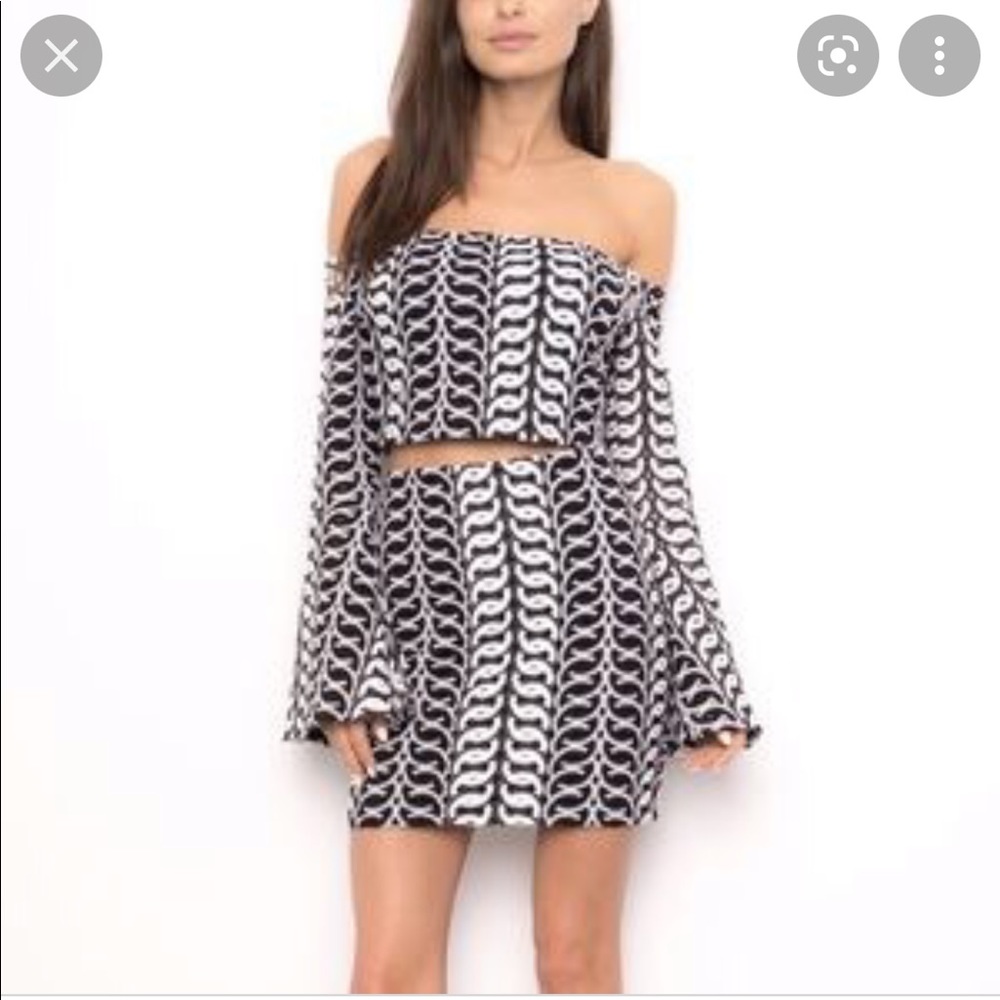 Blithe white and black crop top